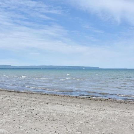 Sharodon Sands Motel Уасага Бийч Екстериор снимка