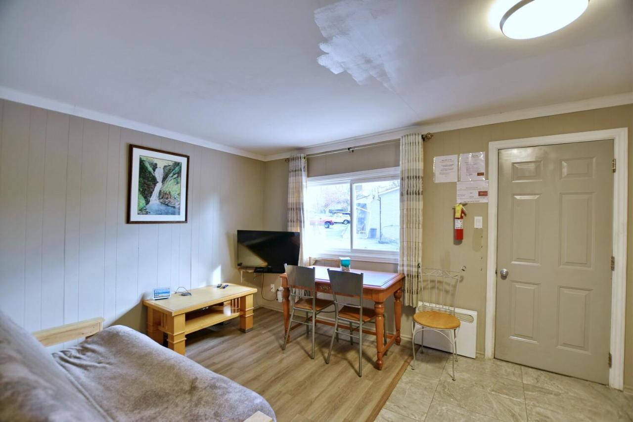 Sharodon Sands Motel Уасага Бийч Екстериор снимка