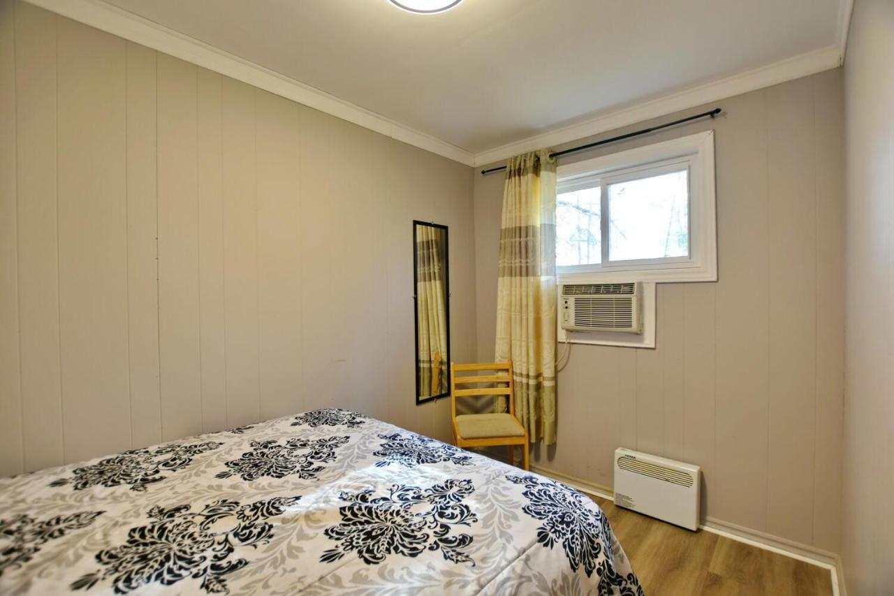 Sharodon Sands Motel Уасага Бийч Екстериор снимка