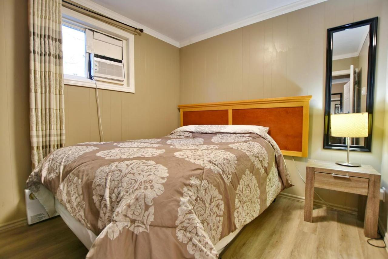 Sharodon Sands Motel Уасага Бийч Екстериор снимка