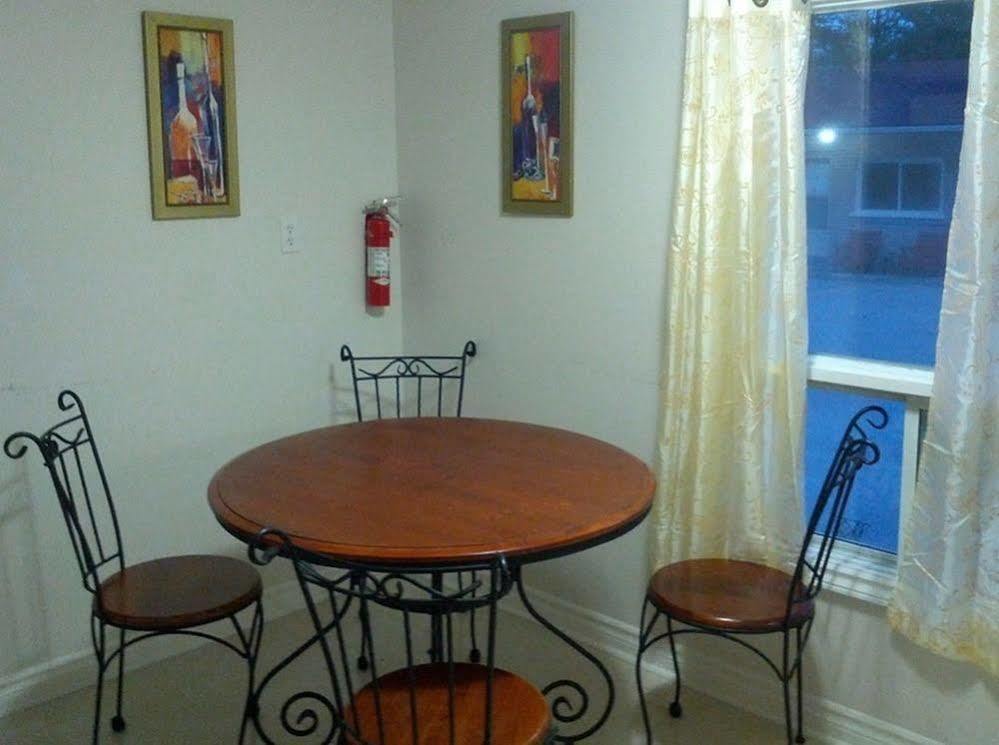 Sharodon Sands Motel Уасага Бийч Екстериор снимка