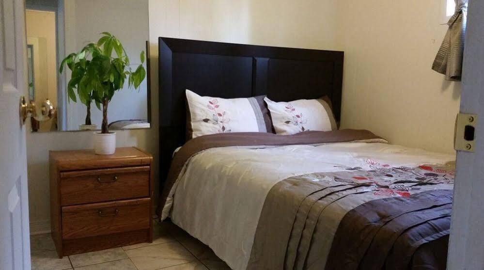 Sharodon Sands Motel Уасага Бийч Екстериор снимка